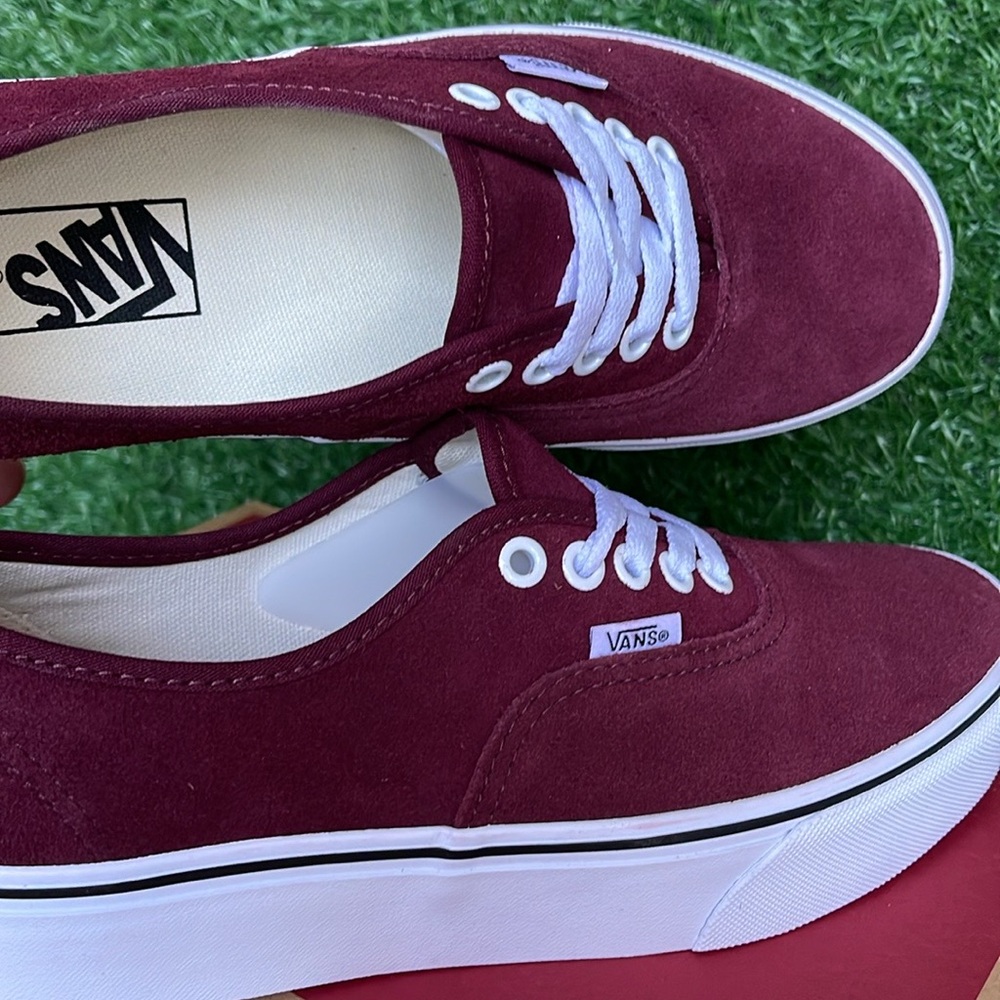 Vans WMNS Authentic Platfor
(Suede) Port Royale/True
VN0ARAVRJNR PlatformS - Picture 14 of 16